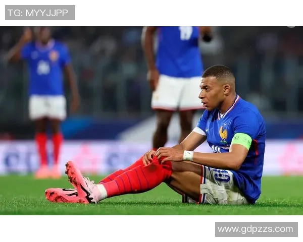 法国足球明星的外貌争议与球场表现的真实对比分析